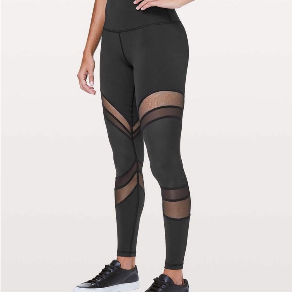 523. EUC - Lululemon Seek The Heat Tight 28” Black